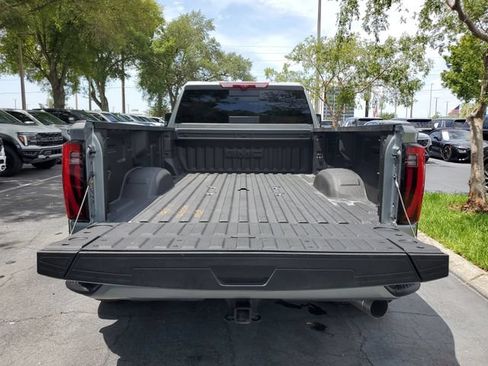 Used 2026 GMC Sierra 3500 Denali Ultimate AWD/4WD image 9