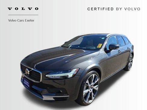 Certified 2025 Volvo V90 B6 Cross Country Ultra image 3