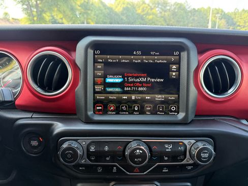 Used 2022 Jeep Wrangler Rubicon w/ LED Lighting Group AWD/4WD image 18