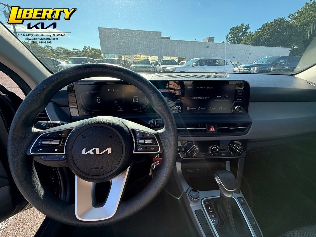 Used 2024 Kia Seltos LX AWD/4WD image 12