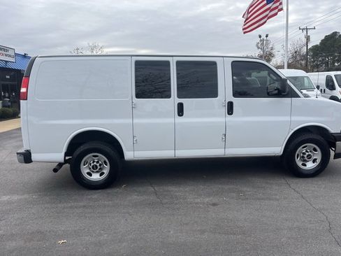 Used 2021 GMC Savana 2500 w/ Driver Convenience Package image 11