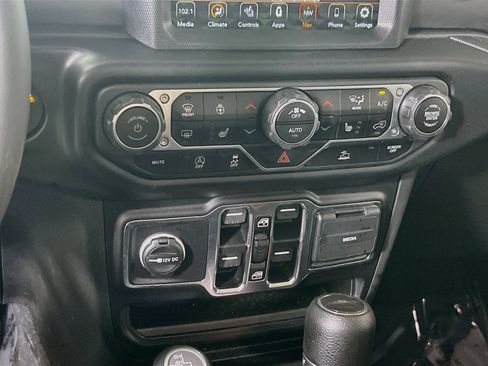 Used 2023 Jeep Gladiator Sport AWD/4WD image 16