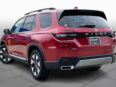Used 2026 Honda Pilot Touring image 11