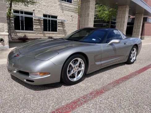 Used 2002 Chevrolet Corvette Coupe w/ Preferred Equipment Group2 image 3