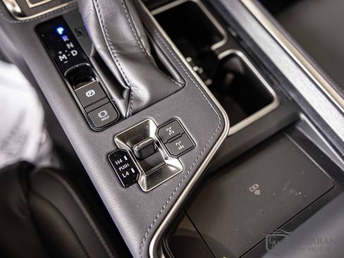 Used 2024 Lexus GX 550 AWD/4WD image 31