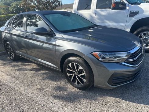 Used 2022 Volkswagen Jetta S FWD image 2