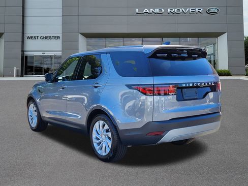 Used 2025 Land Rover Discovery S image 3
