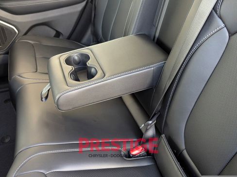 New 2026 Jeep Grand Cherokee Limited w/ Luxury Tech Group II AWD/4WD image 29