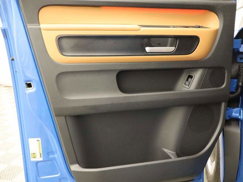 New 2025 Volkswagen ID. Buzz Pro S image 17