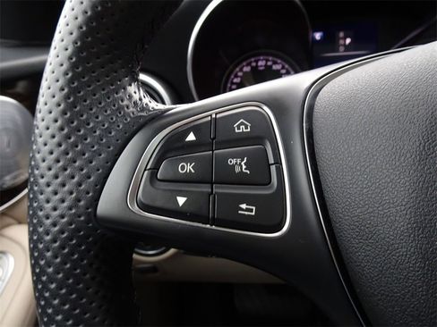 Used 2019 Mercedes-Benz GLC 300 4MATIC image 26