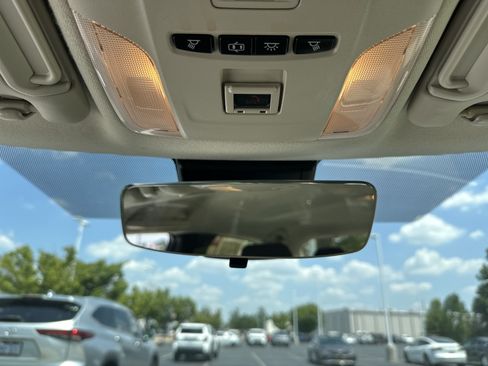 Used 2021 Toyota Corolla LE FWD image 27