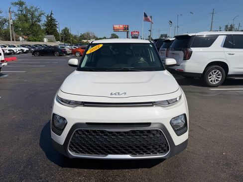 Used 2022 Kia Soul LX w/ Technology Package FWD image 2