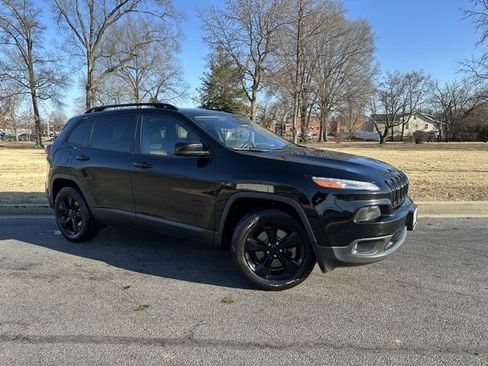 Used 2017 Jeep Cherokee High Altitude w/ Technology Group image 2