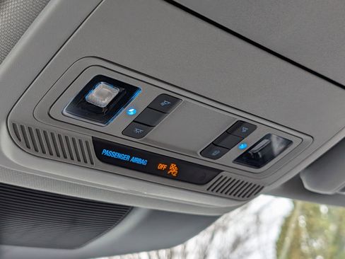 Used 2023 Ford Explorer XLT w/ Equipment Group 202A image 25