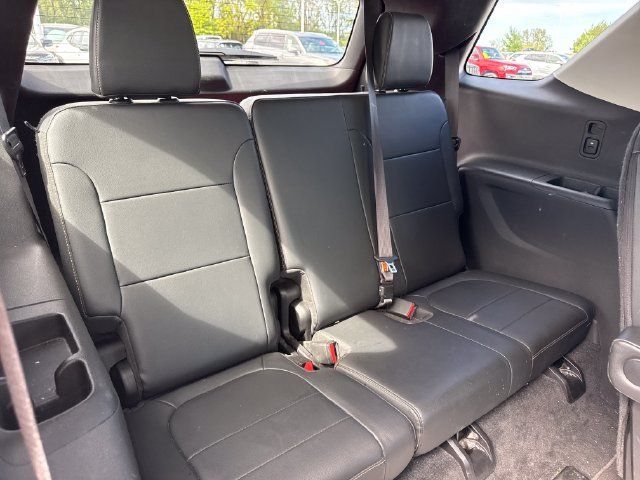 Used 2019 Chevrolet Traverse LT w/ LT Premium Package AWD/4WD image 14