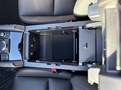 New 2026 MAZDA MAZDA3 Hatchback w/Premium Plus Pkg image 26