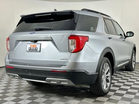 Used 2023 Ford Explorer XLT w/ Equipment Group 202A image 6