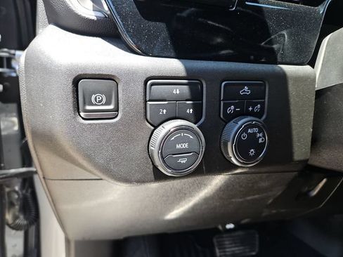 Used 2024 Chevrolet Silverado 2500 LT AWD/4WD image 17