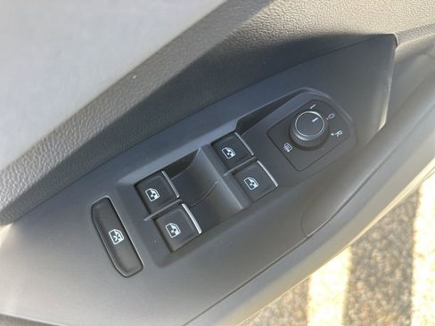 New 2026 Volkswagen Jetta SE image 11