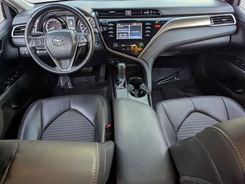 Used 2018 Toyota Camry SE image 16