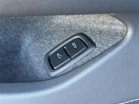 Used 2023 Chevrolet Corvette Stingray Preferred Conv image 35