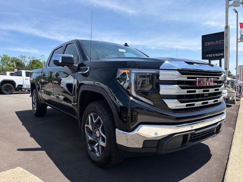 New 2026 GMC Sierra 1500 SLE w/ Preferred Package AWD/4WD image 2