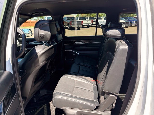 Used 2022 Jeep Wagoneer Series III AWD/4WD image 14