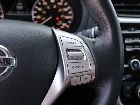 Used 2018 Nissan Altima 2.5 SV FWD image 12