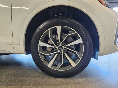 Used 2023 Audi Q5 2.0T Premium Plus w/ Premium Plus Package AWD/4WD image 9