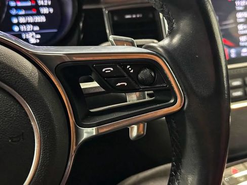 Used 2018 Porsche Macan Sport Edition AWD/4WD image 34