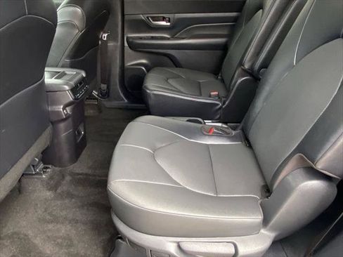Certified 2024 Toyota Grand Highlander FWD image 21