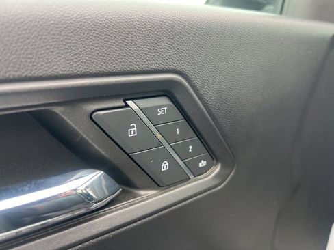 Used 2023 Chevrolet Colorado Z71 w/ Z71 Convenience Package 2 image 8