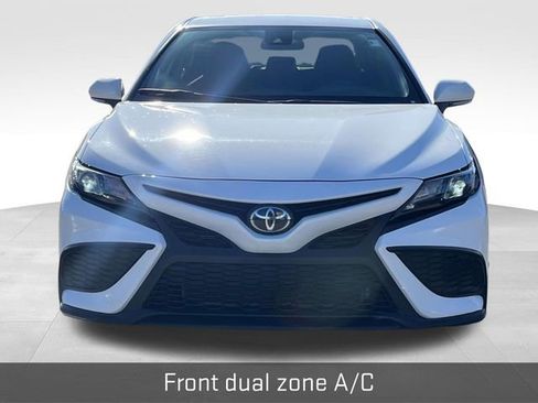 Used 2024 Toyota Camry SE image 2