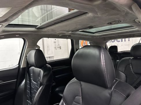 Used 2022 Kia Telluride SX w/ SX Prestige Package AWD/4WD image 37