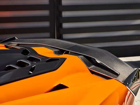 Used 2025 Lamborghini Revuelto AWD/4WD image 14