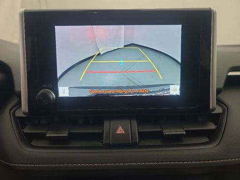 Used 2025 Toyota RAV4 XLE AWD/4WD image 33