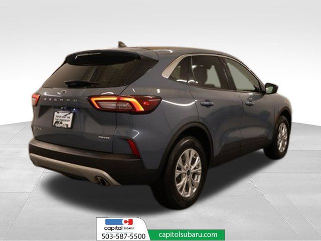 Used 2024 Ford Escape Active AWD/4WD image 3