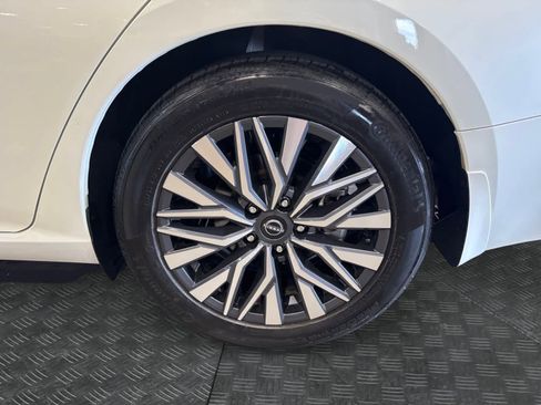 Used 2023 Nissan Altima 2.5 SV w/ SV Premium Package image 15