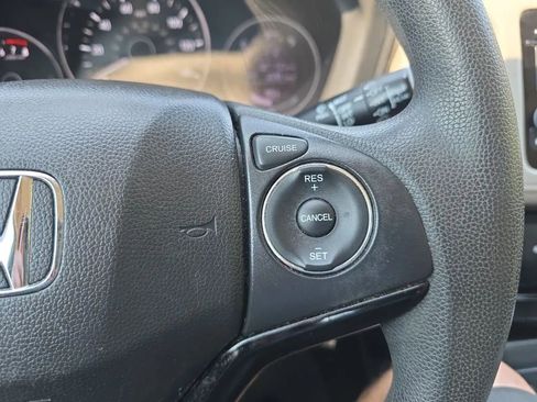 Used 2022 Honda HR-V LX image 19