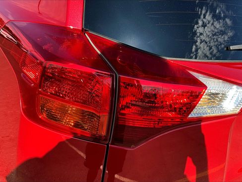 Used 2015 Toyota RAV4 LE image 28