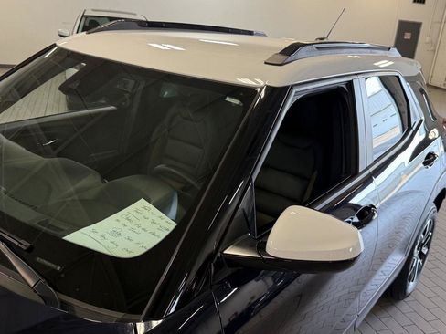 Used 2021 Chevrolet TrailBlazer ACTIV w/ Convenience Package FWD image 3
