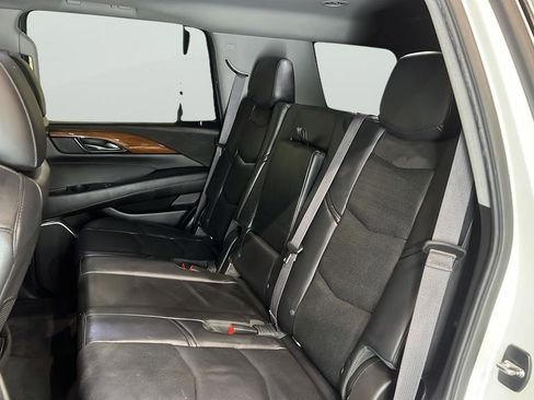 Used 2015 Cadillac Escalade Premium image 33
