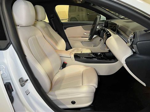 New 2025 Mercedes-Benz CLA 250 4MATIC image 11