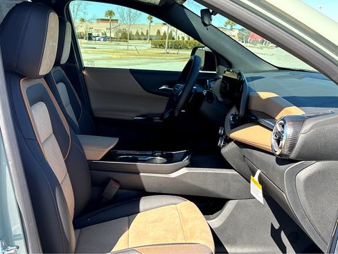 New 2026 Chevrolet Equinox ACTIV w/ Convenience Package III image 12