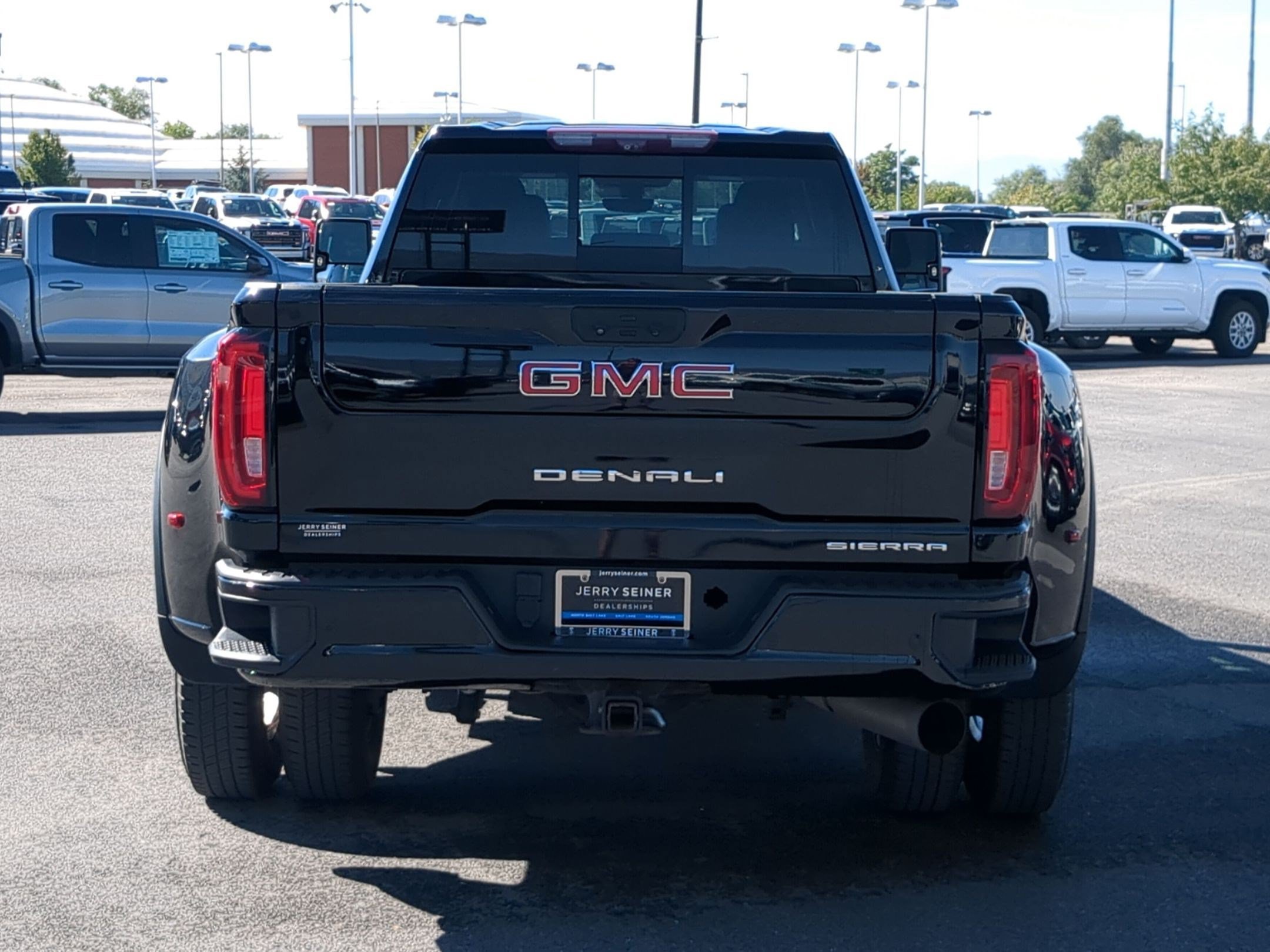 Used 2020 GMC Sierra 3500 Denali w/ Denali Ultimate Package AWD/4WD image 4