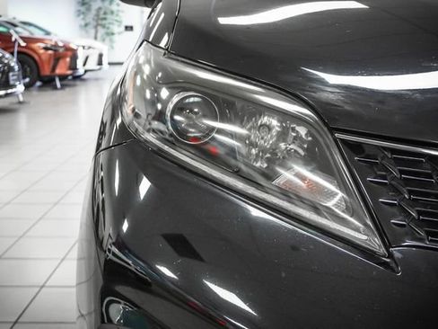 Used 2020 Toyota Sienna SE Premium FWD image 29