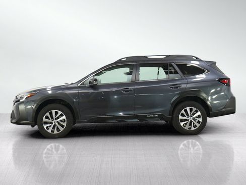 Used 2024 Subaru Outback Premium AWD/4WD image 2