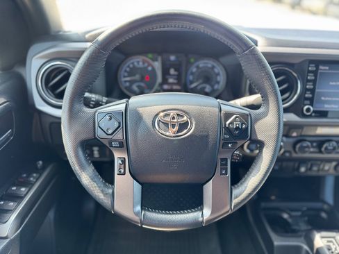 Used 2023 Toyota Tacoma TRD Sport image 12