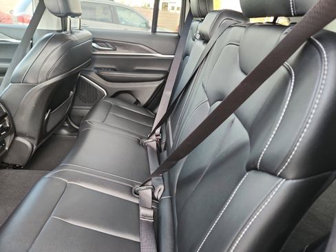 Used 2023 Jeep Grand Cherokee 4WD 4xe image 18