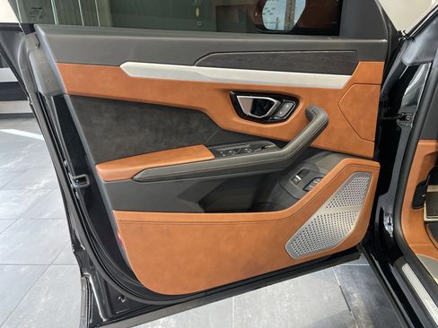 Used 2021 Lamborghini Urus image 15